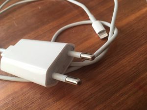 body_lightning cable